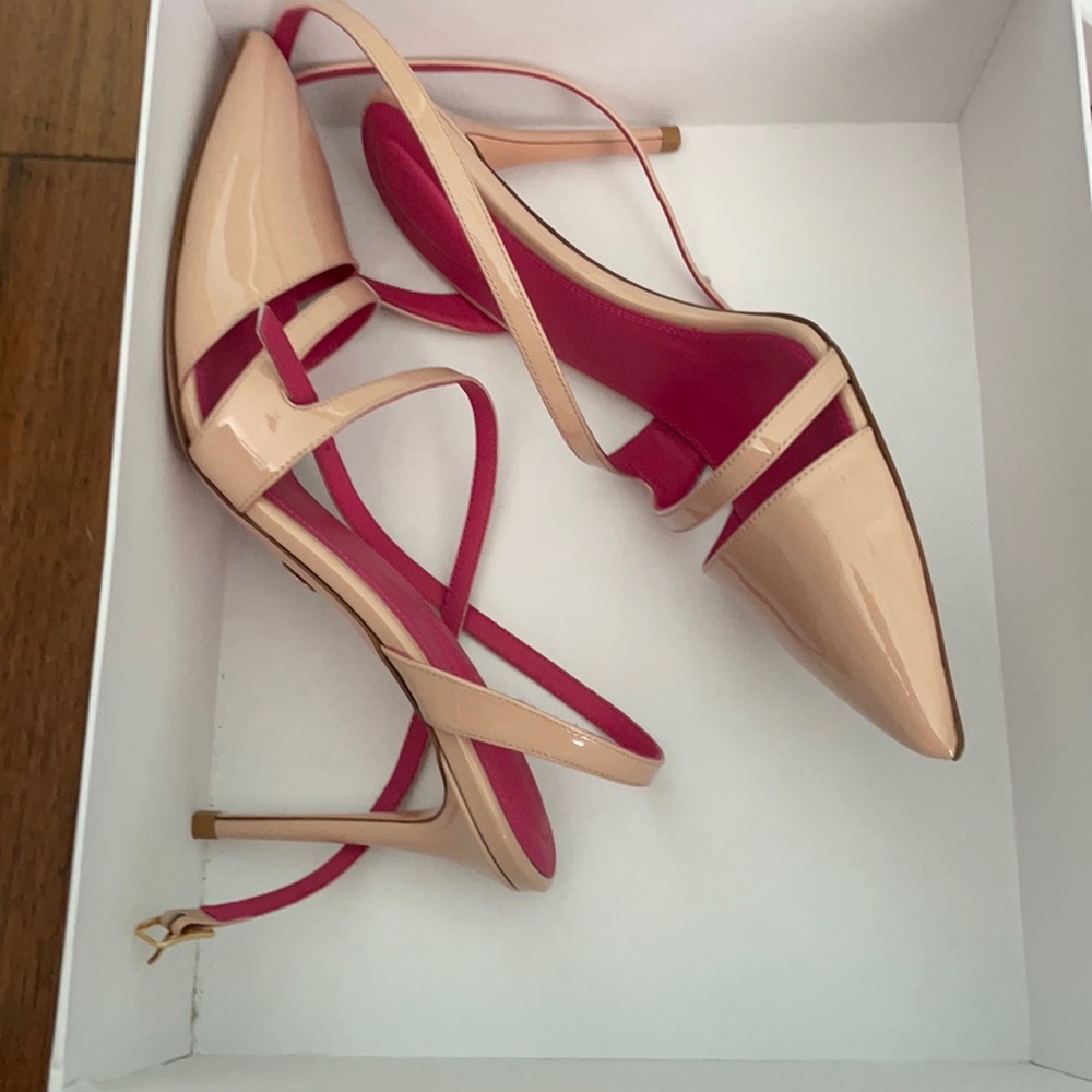 New Oscar time sandals sz 40